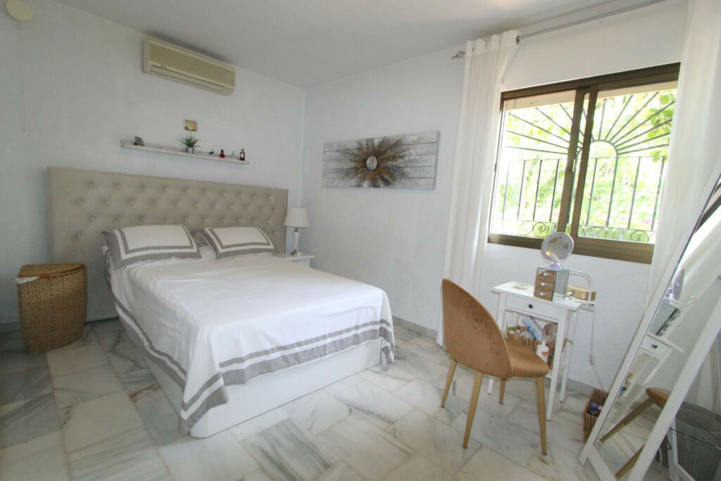 Detached Villa La Capellania Málaga - image 17