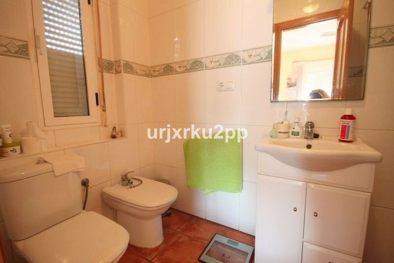 Detached Villa Aguas Nuevas Alicante - image 17