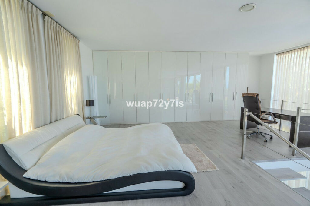 Detached Villa Benahavís Málaga - image 17