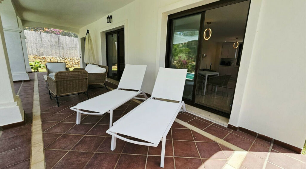 Detached Villa Estepona Málaga - image 17