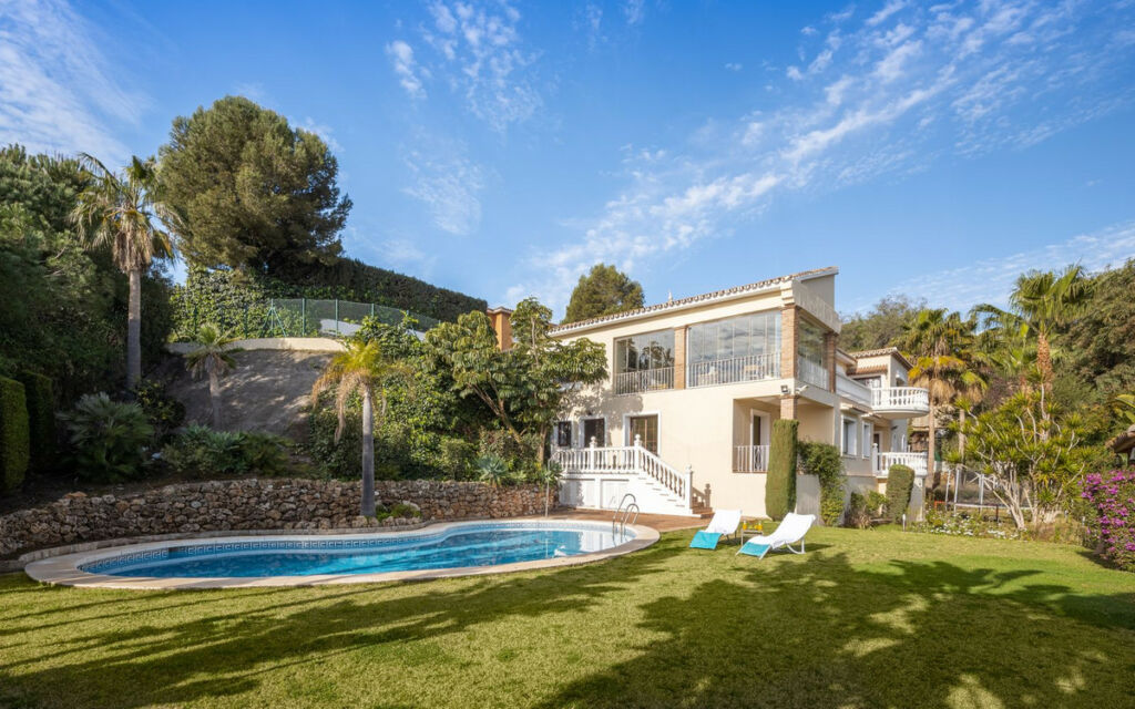 Detached Villa El Paraiso Málaga - image 18