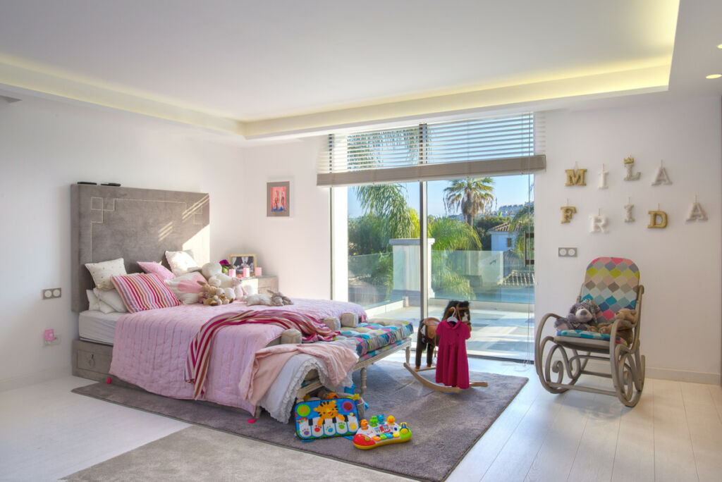 Detached Villa Nueva Andalucía Málaga - image 18