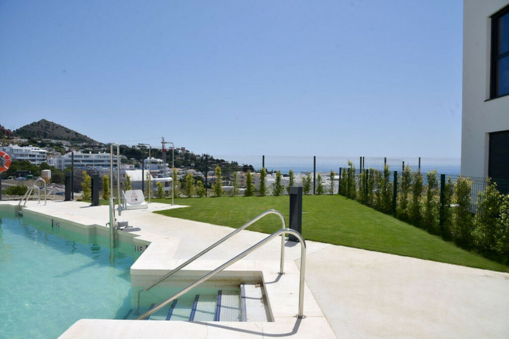 Middle Floor Apartment Fuengirola Málaga - image 18