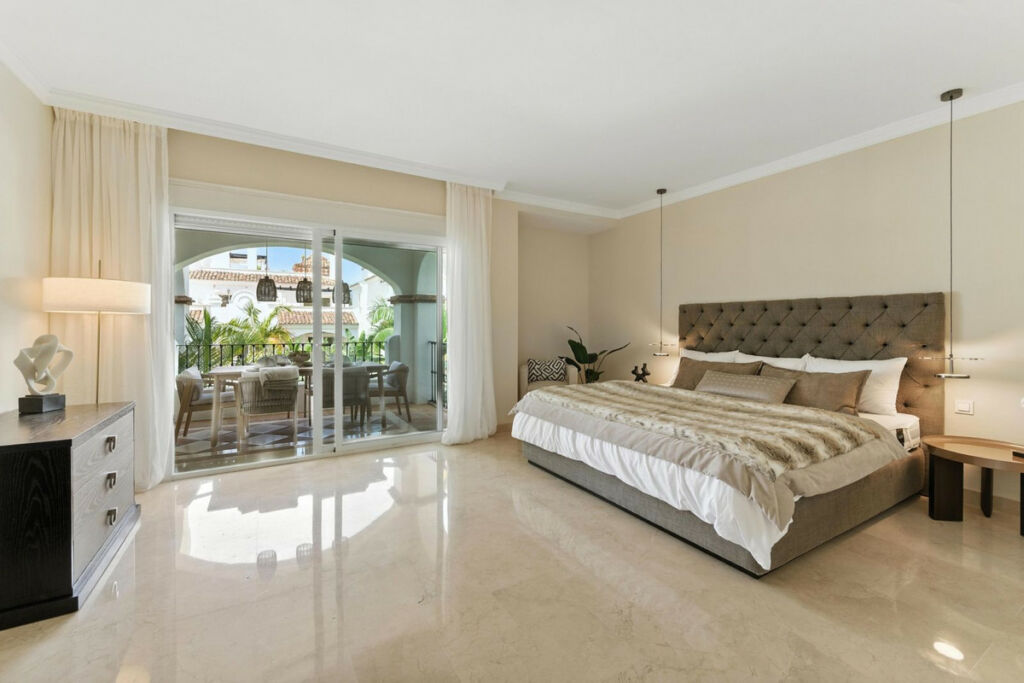 Middle Floor Apartment Nagüeles Málaga - image 34