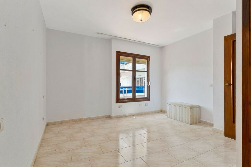 Middle Floor Apartment Fuengirola Málaga - image 18