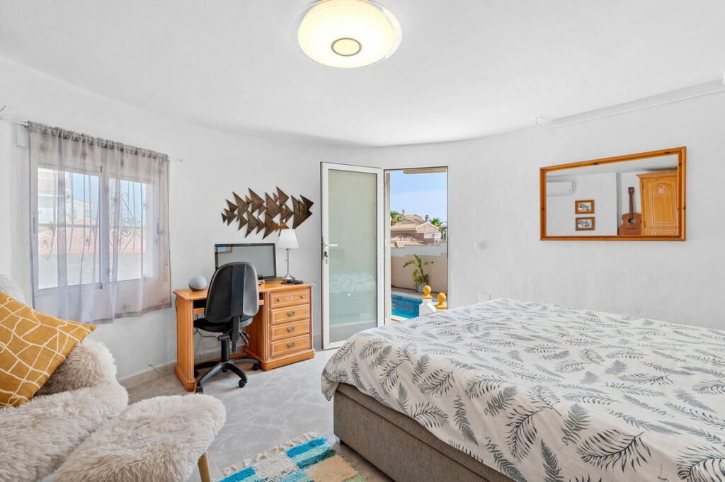 Detached Villa Ciudad Quesada Alicante - image 18