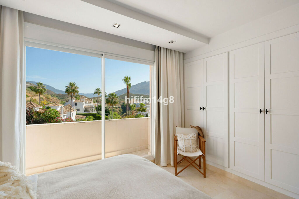 Middle Floor Apartment Nueva Andalucía Málaga - image 18