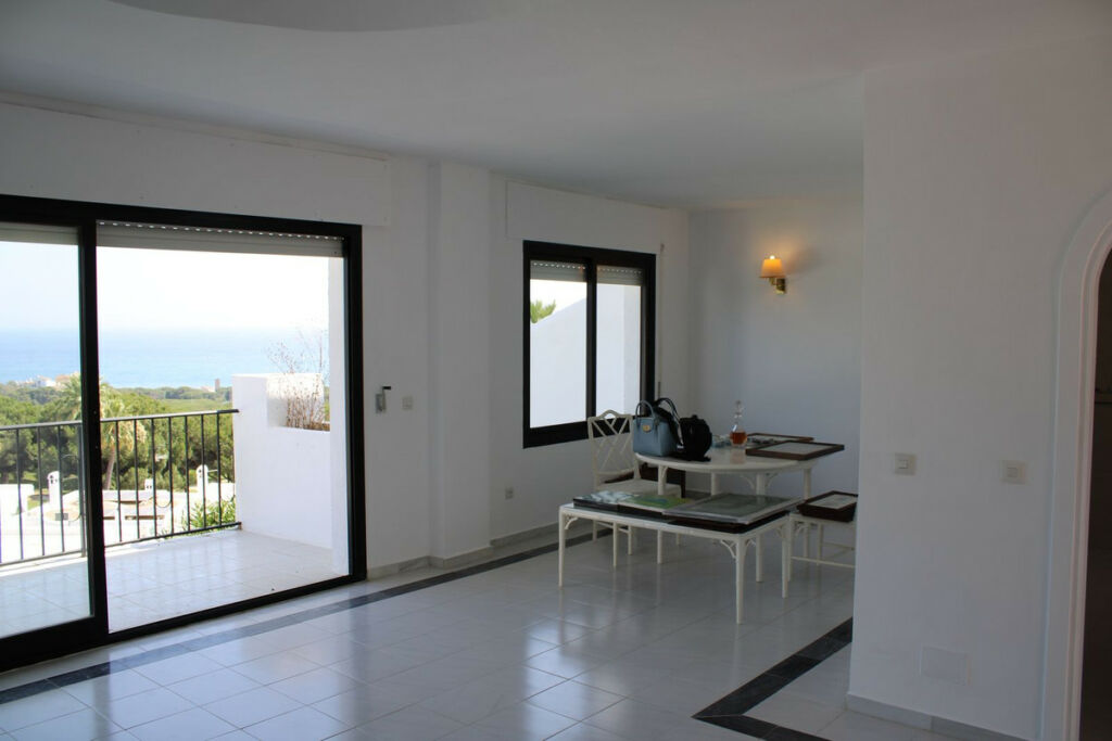 Semi-Detached House Cabopino Málaga - image 18