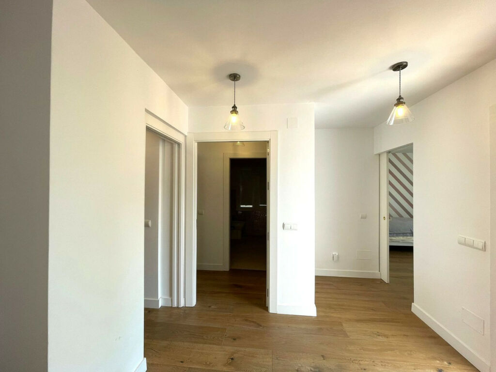 Detached Villa Estepona Málaga - image 18