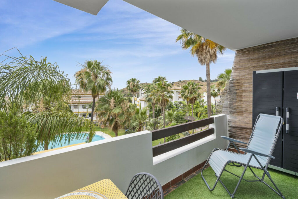 Middle Floor Apartment Calanova Golf Málaga - image 18