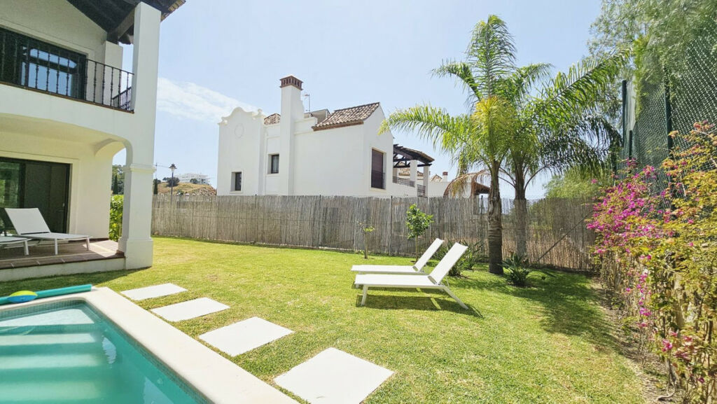 Detached Villa Estepona Málaga - image 18