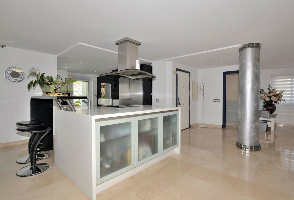 Penthouse Torrequebrada Málaga - image 18
