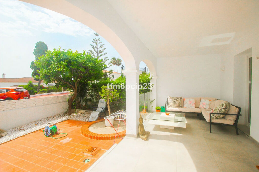 Semi-Detached House La Duquesa Málaga - image 18
