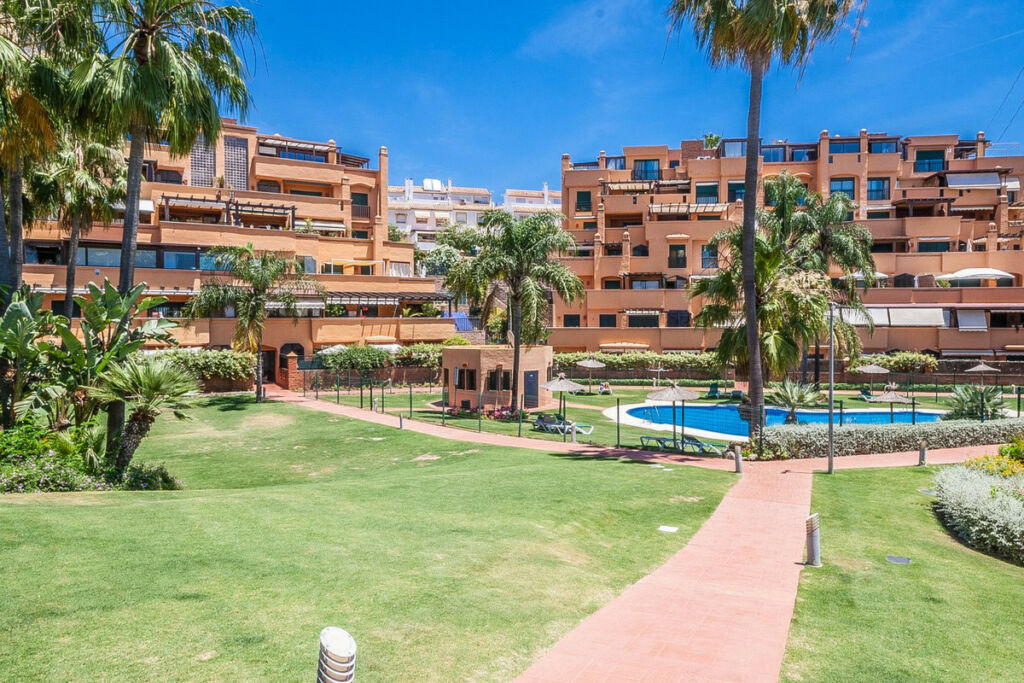 Middle Floor Apartment Marbella Málaga - image 19