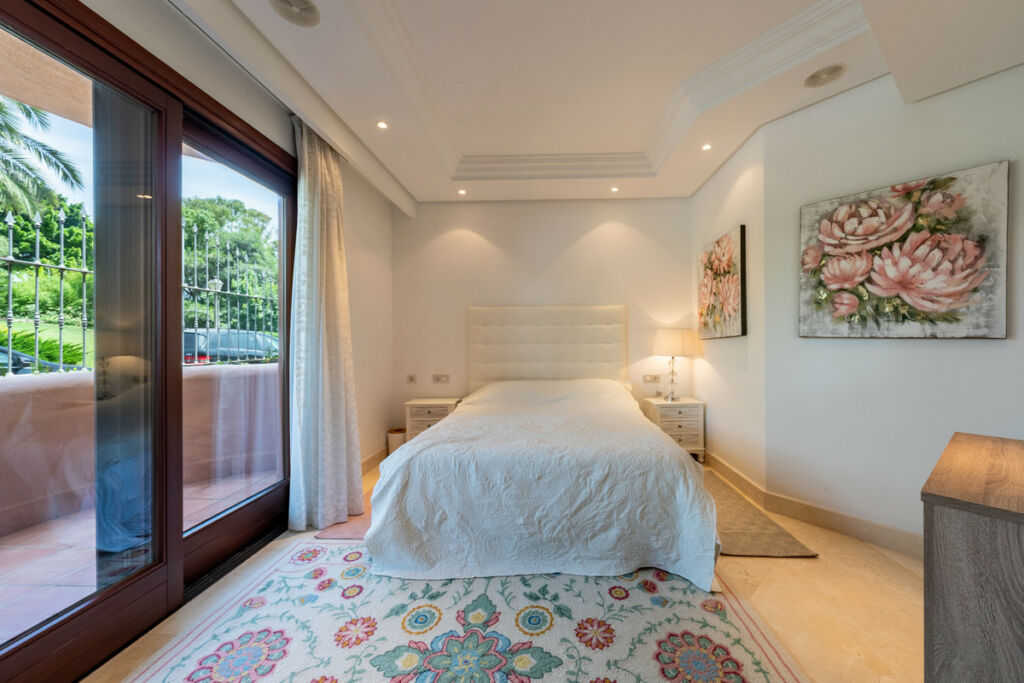 Ground Floor Apartment Estepona Málaga - image 19
