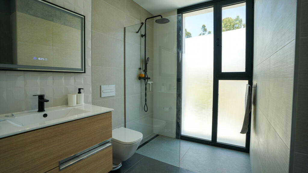 Detached Villa Estepona Málaga - image 18