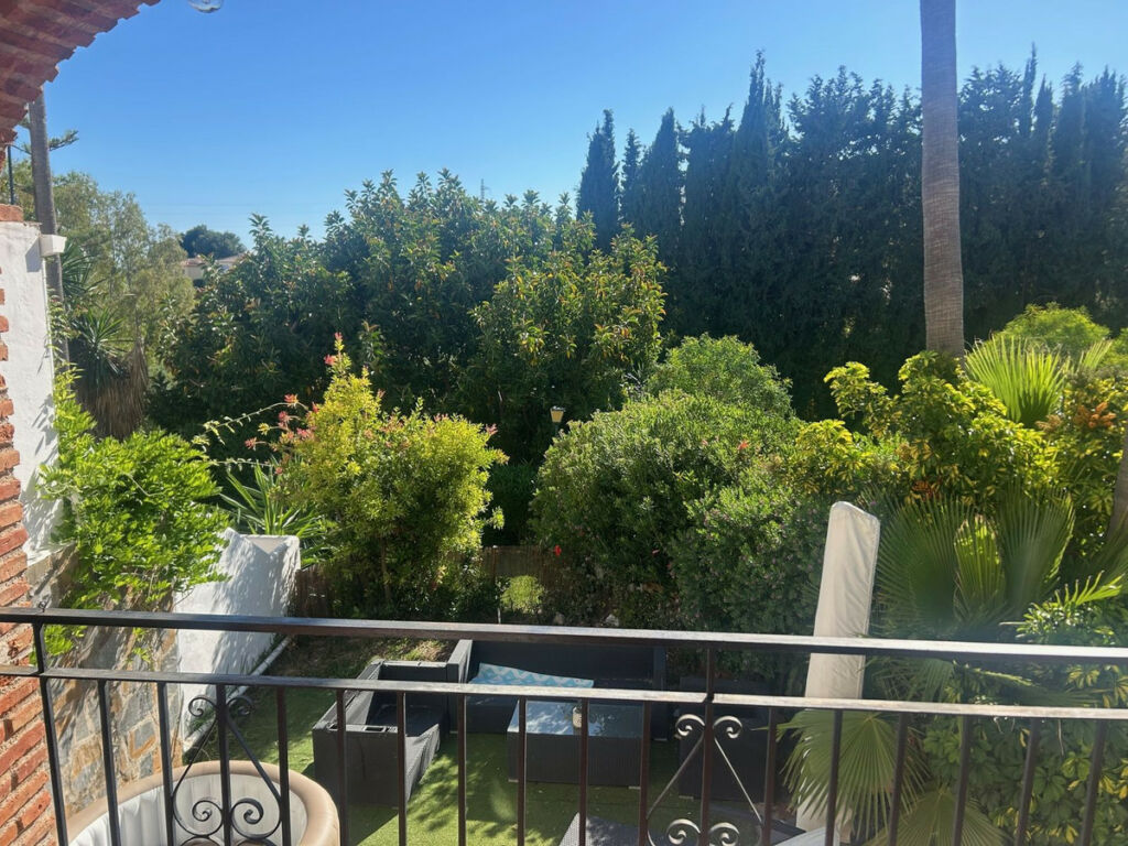 Townhouse Calahonda Málaga - image 18