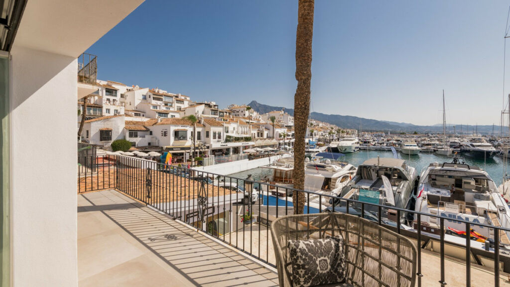 Middle Floor Apartment Puerto Banús Málaga - image 18