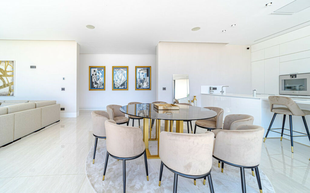 Detached Villa Nueva Andalucía Málaga - image 18