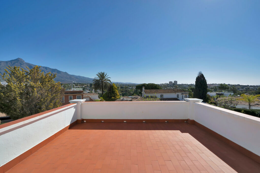 Detached Villa Las Brisas Málaga - image 18