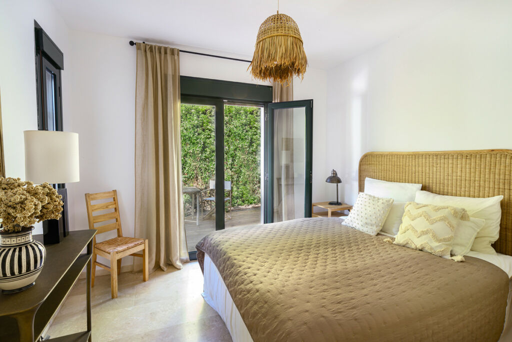 Detached Villa Estepona Málaga - image 18