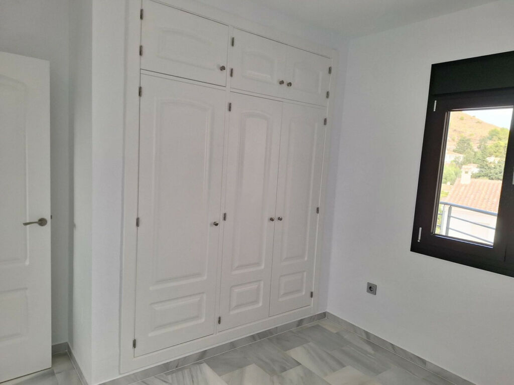 Townhouse La Capellania Málaga - image 18