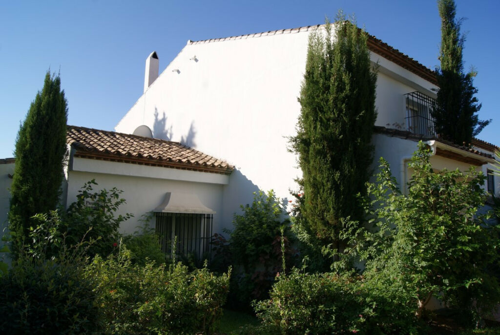 Townhouse El Paraiso Málaga - image 2