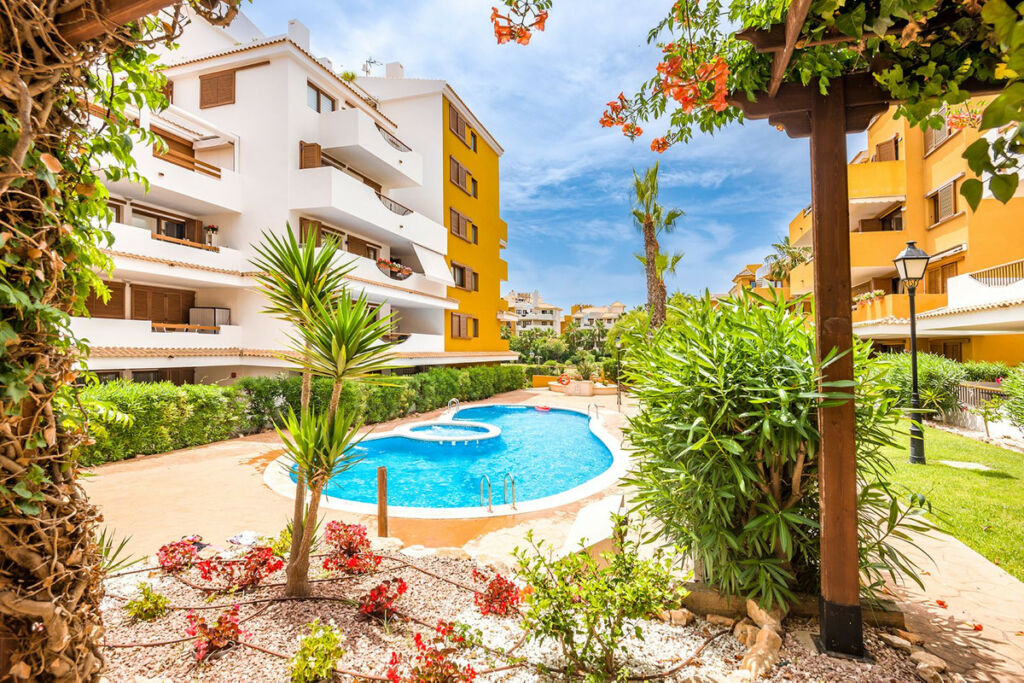 Middle Floor Apartment Punta Prima Alicante - image 19