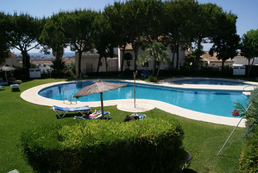 Townhouse El Paraiso Málaga - image 4