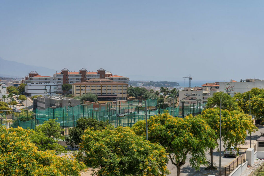 Middle Floor Apartment Estepona Málaga - image 20