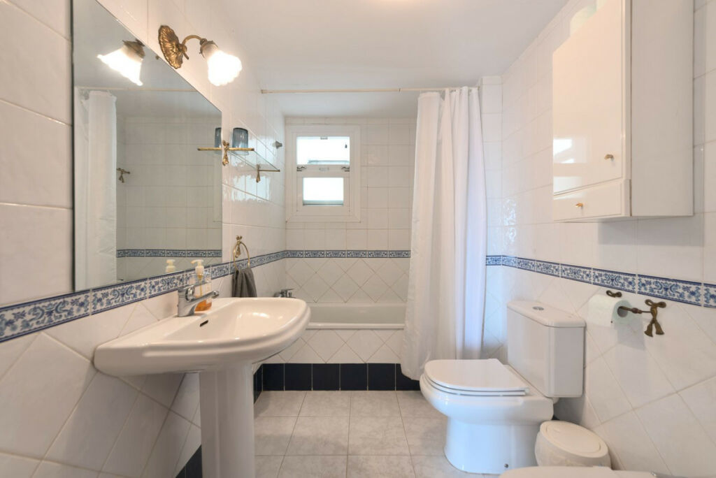 Middle Floor Apartment Marbella Málaga - image 19