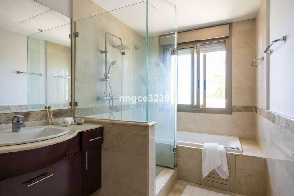 Townhouse Nagüeles Málaga - image 19