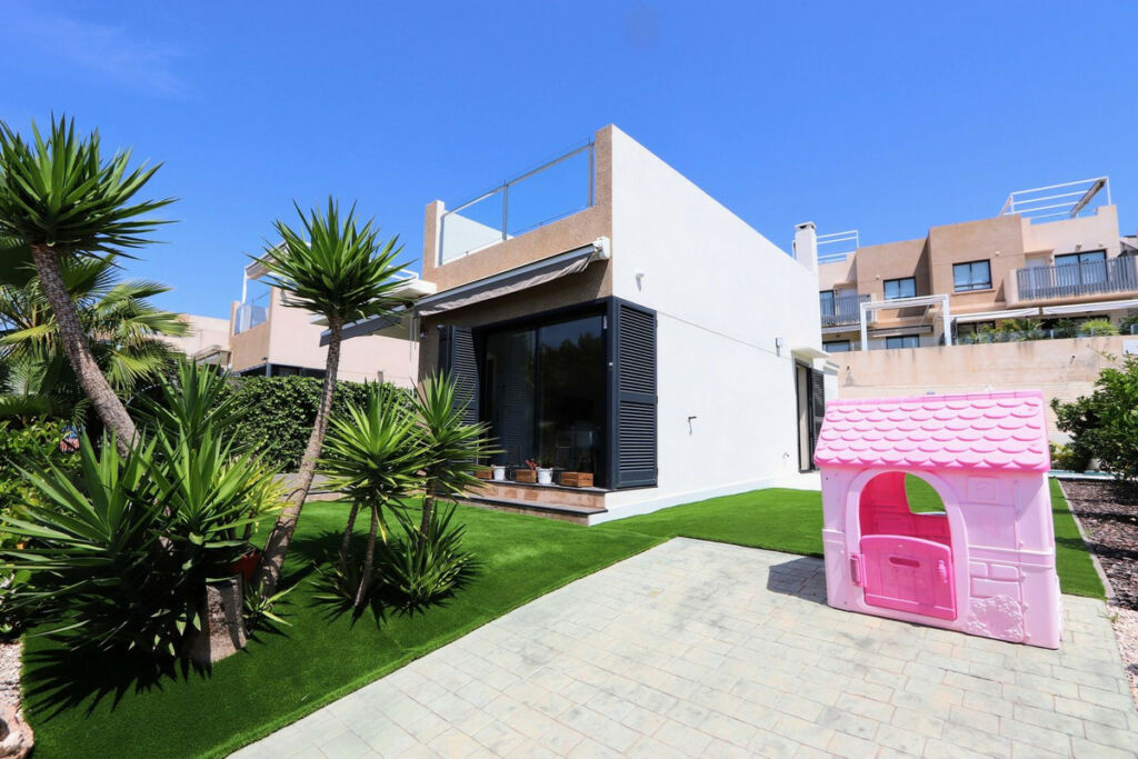 Detached Villa La Zenia Alicante - image 19