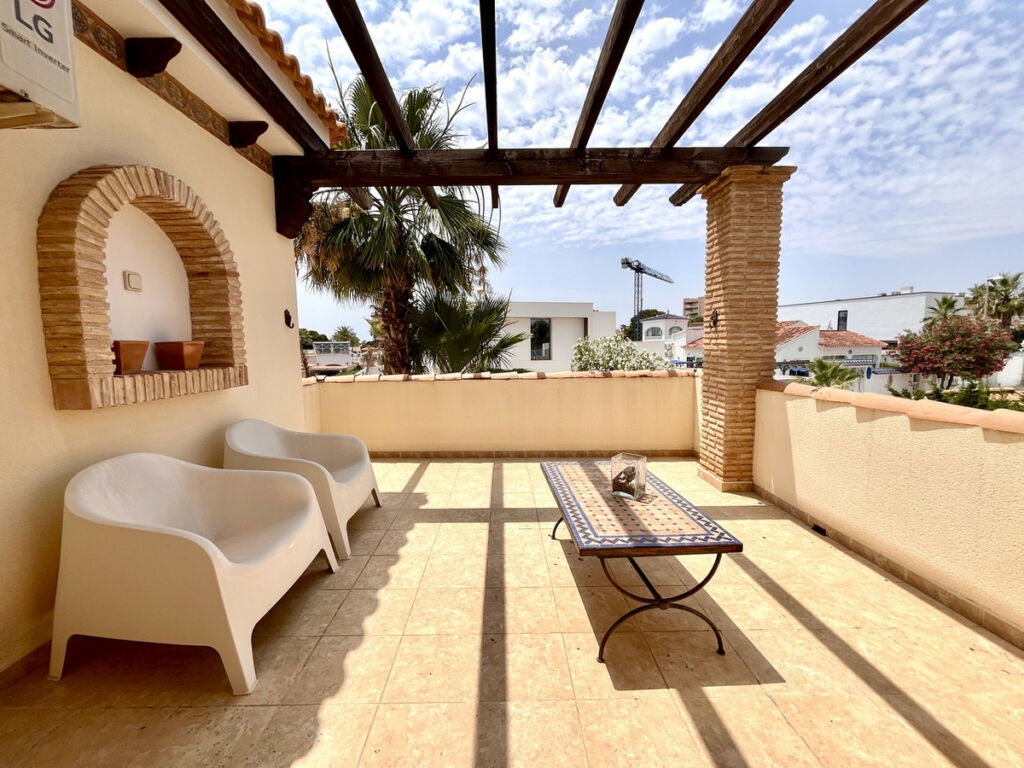 Detached Villa La Zenia Alicante - image 19