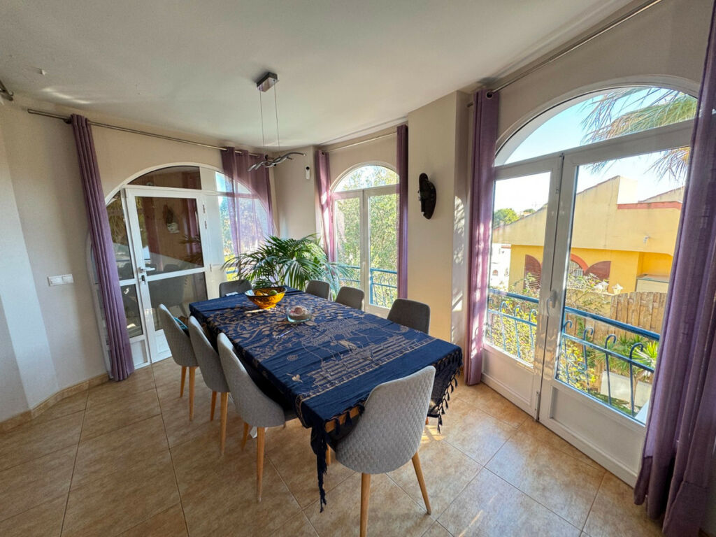 Detached Villa La Zenia Alicante - image 19