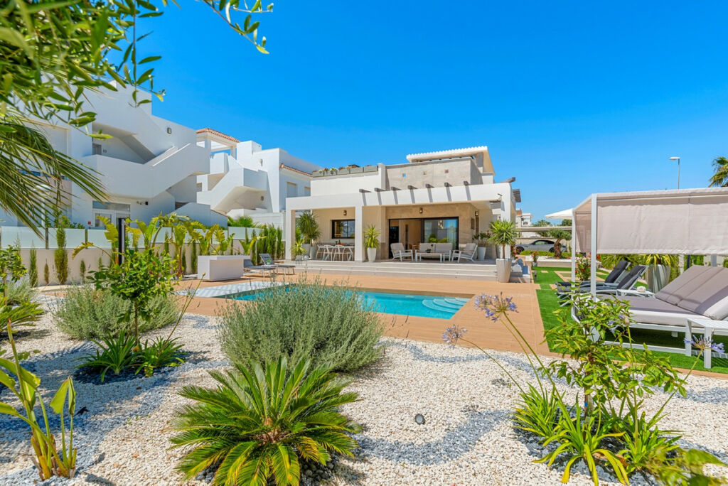 Detached Villa Ciudad Quesada Alicante - image 19