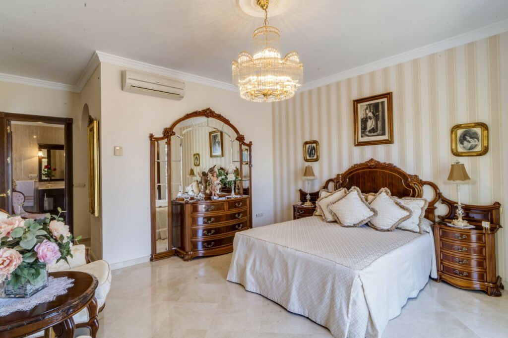 Detached Villa Alhaurín el Grande Málaga - image 19