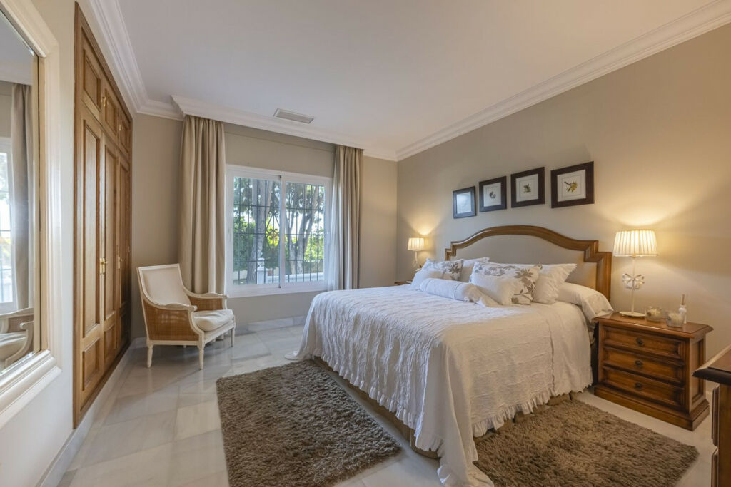 Detached Villa Guadalmina Alta Málaga - image 19