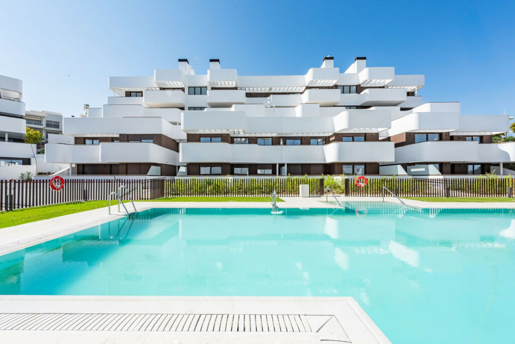 Middle Floor Apartment Estepona Málaga - image 19