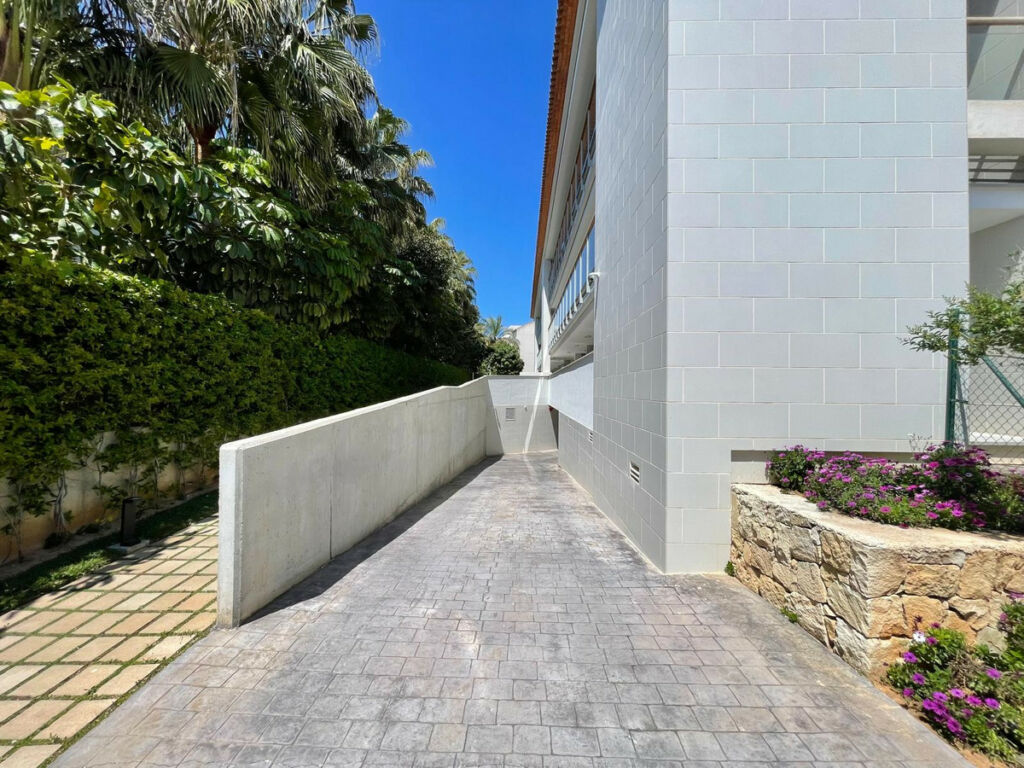 Middle Floor Apartment Javea Alicante - image 19