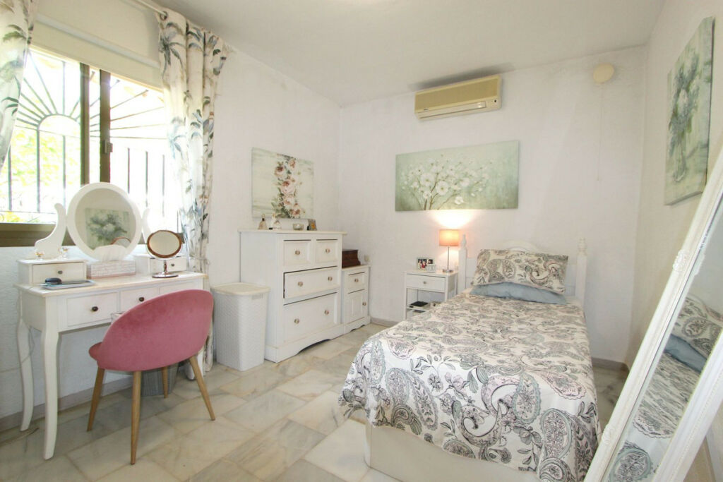 Detached Villa La Capellania Málaga - image 19