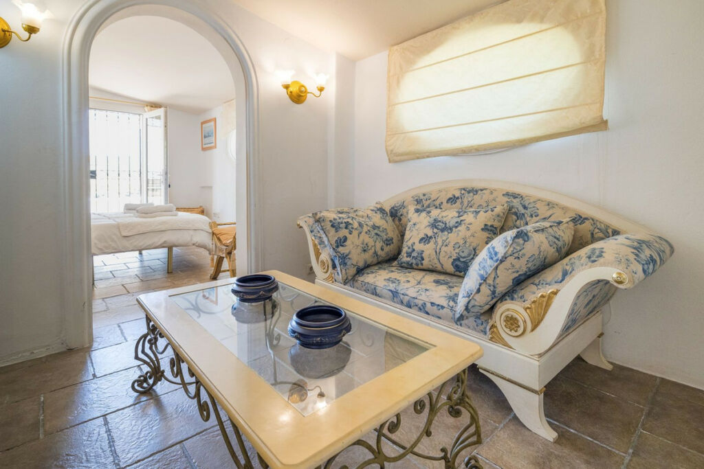 Detached Villa Estepona Málaga - image 36