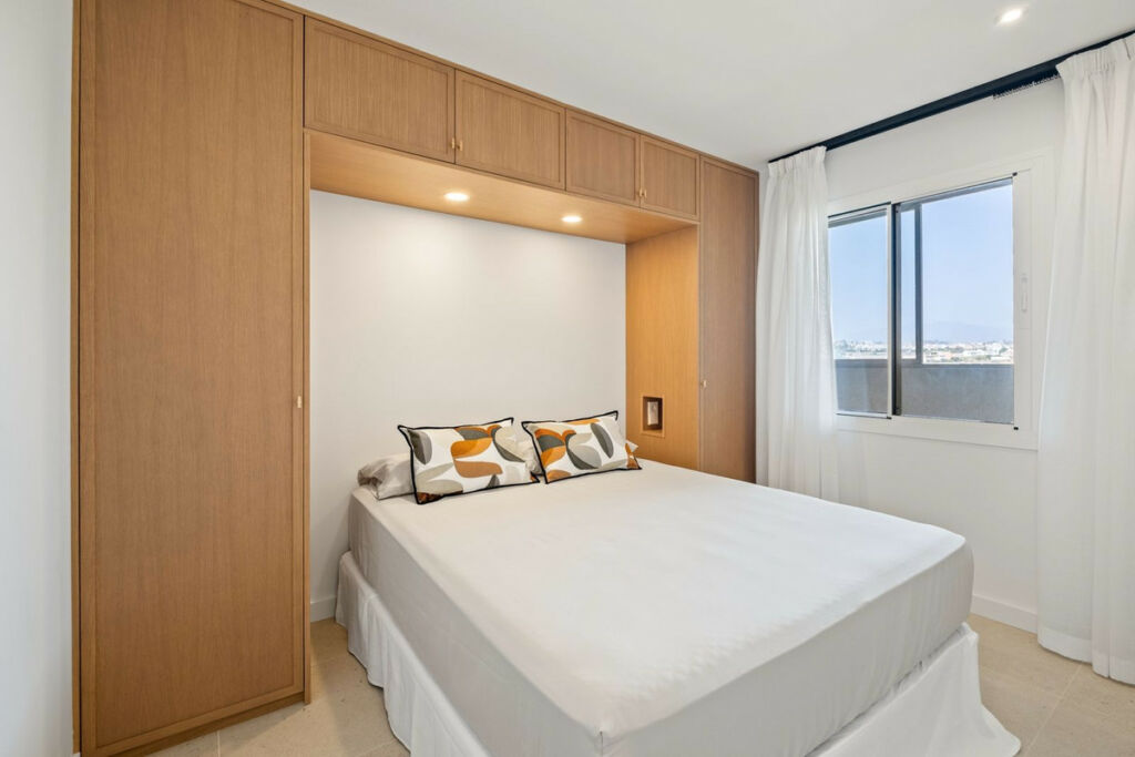 Middle Floor Apartment Fuengirola Málaga - image 20