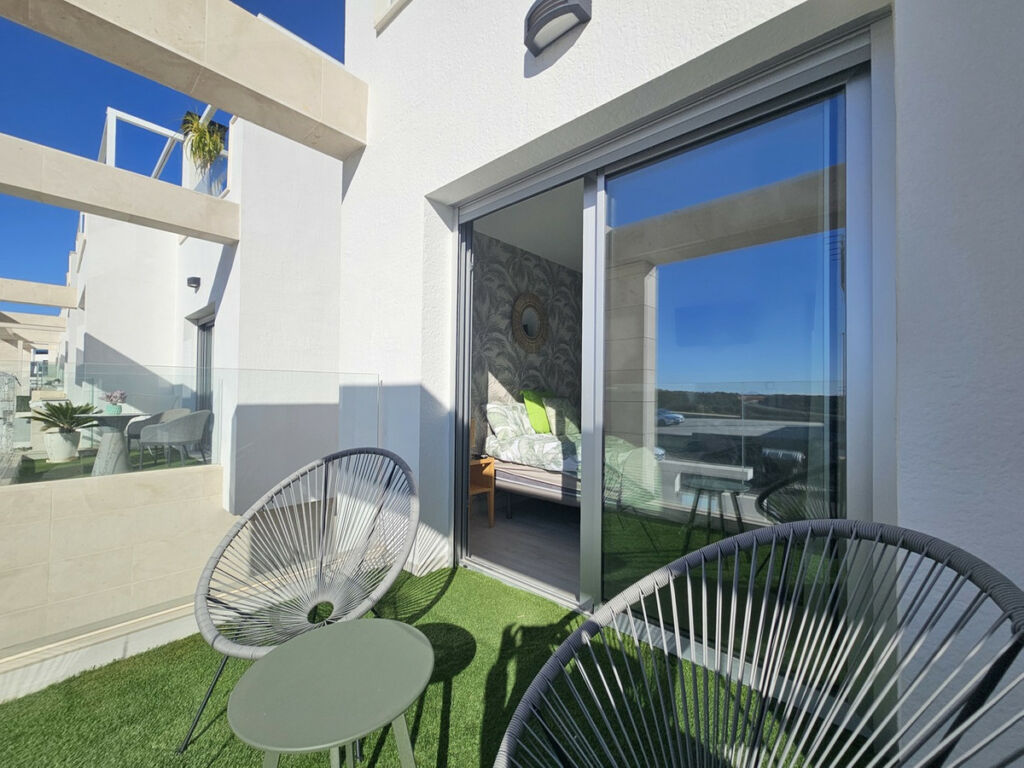 Detached Villa Cabo Roig Alicante - image 19