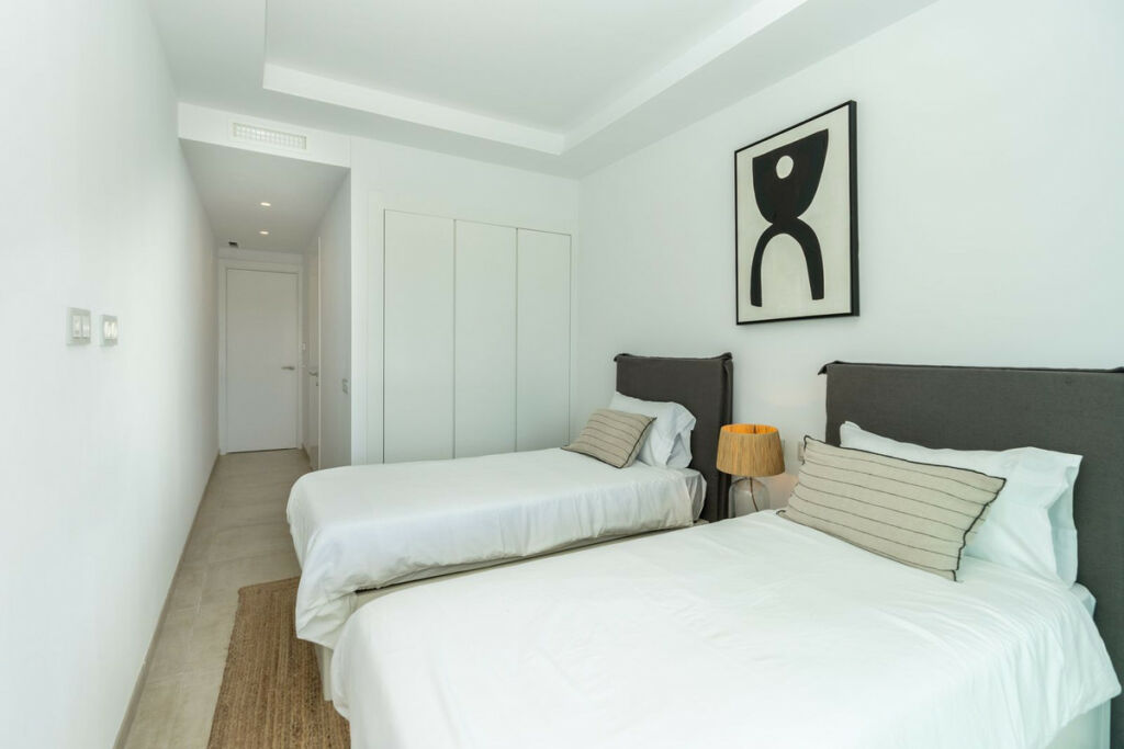 Middle Floor Apartment Estepona Málaga - image 19