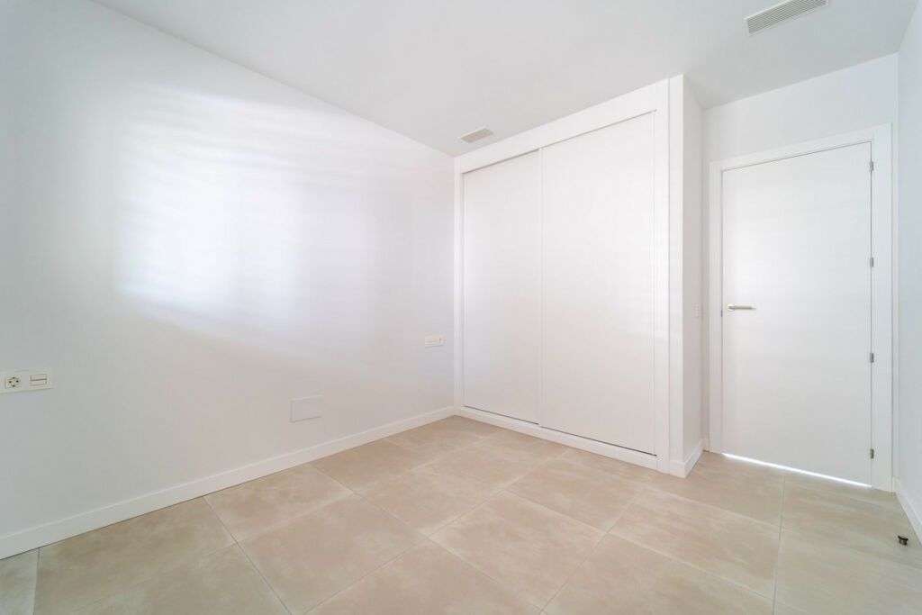 Middle Floor Apartment Fuengirola Málaga - image 19