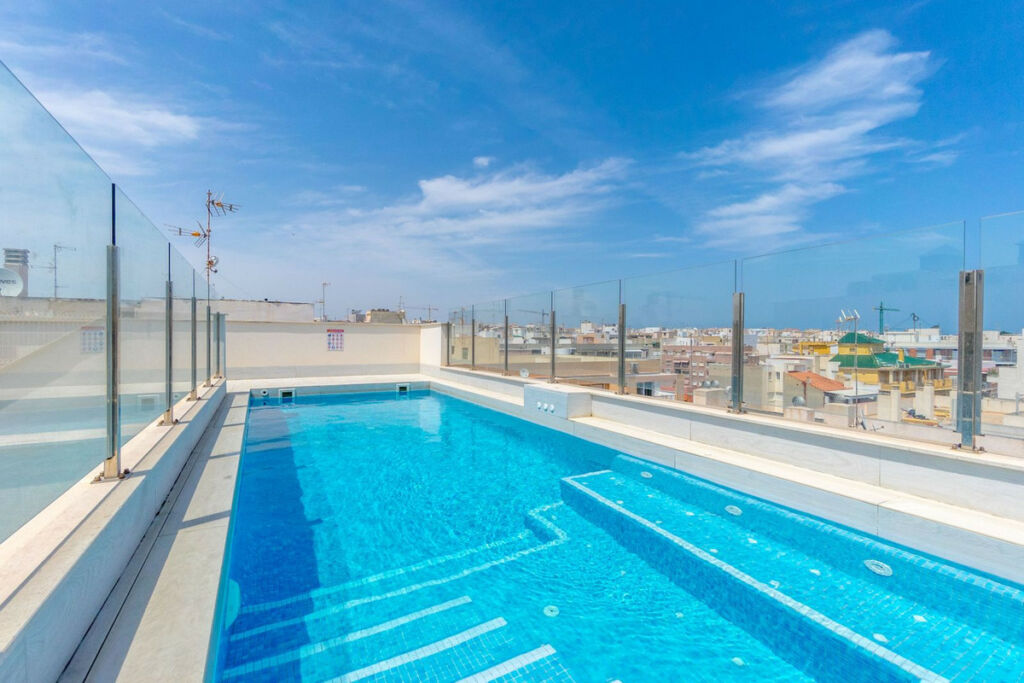 Middle Floor Apartment Torrevieja Alicante - image 19
