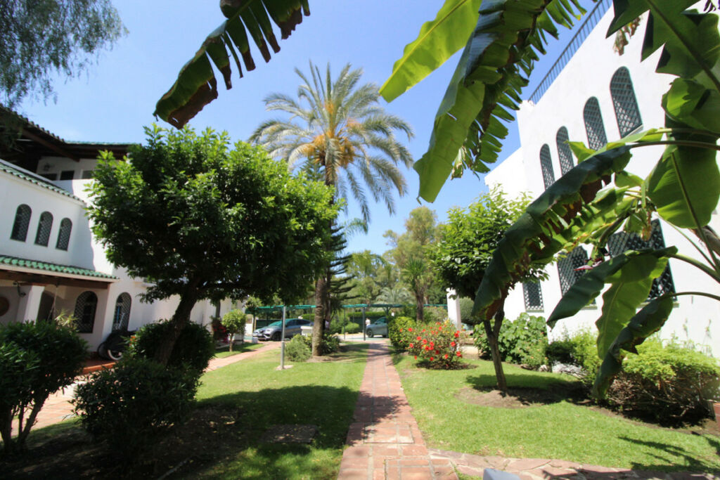 Townhouse Nueva Andalucía Málaga - image 21