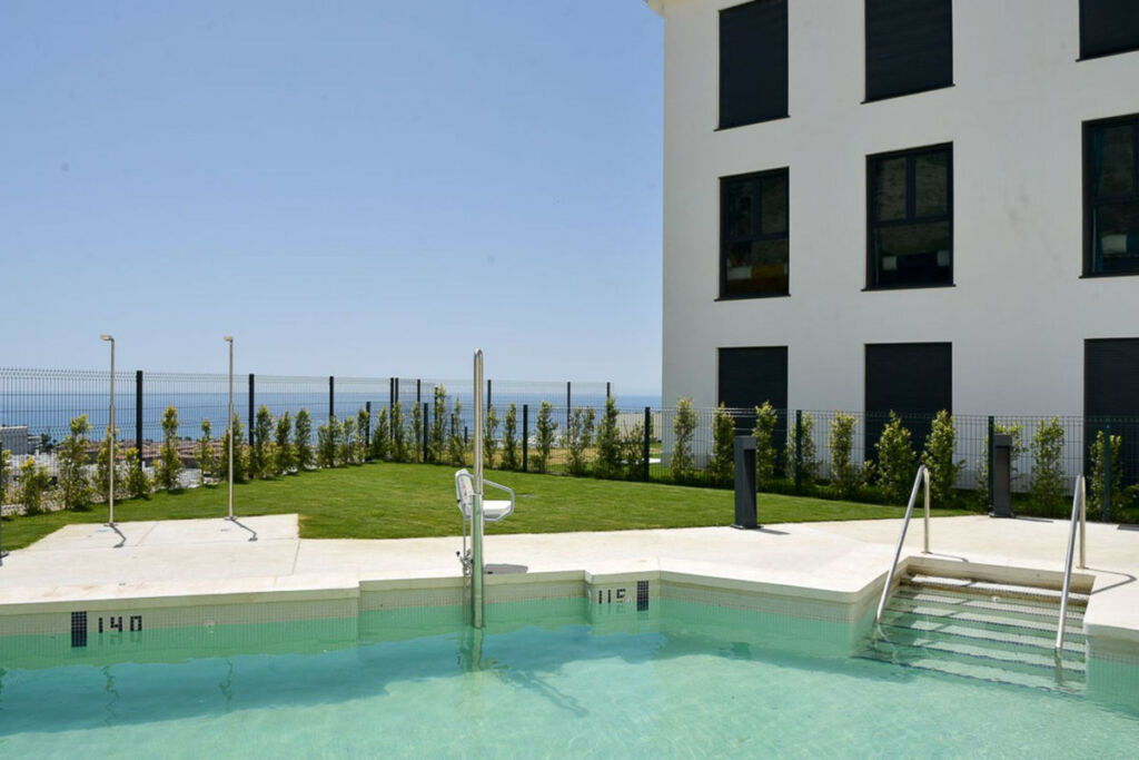 Middle Floor Apartment Fuengirola Málaga - image 19