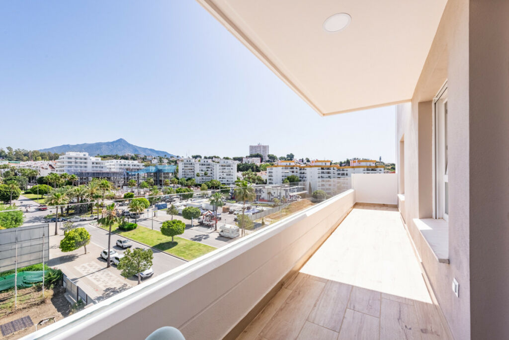 Middle Floor Apartment Nueva Andalucía Málaga - image 19